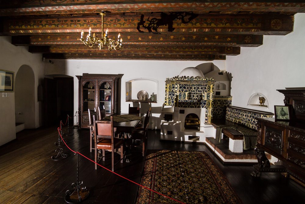 castele-din-romania-bran-interior