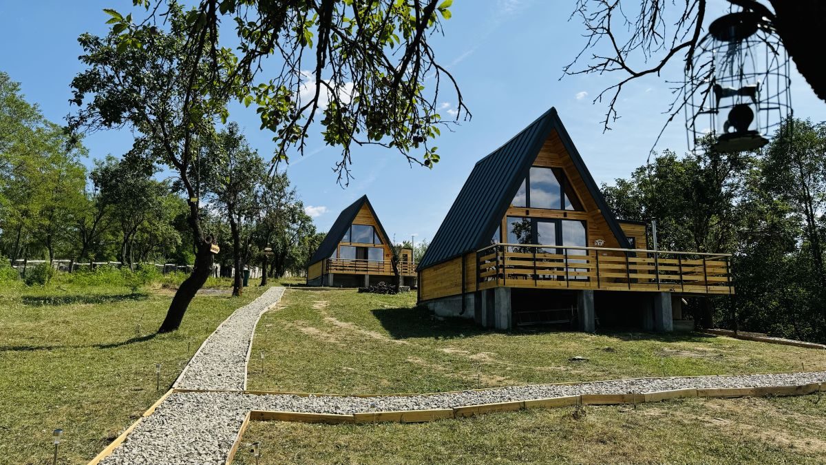 Cabane A frame: IezerVenture, jud. Argeș