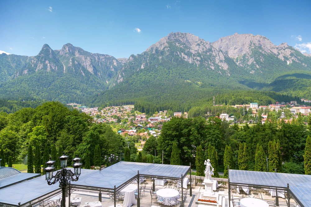 Valea Prahovei - vedere spre Munții Bucegi