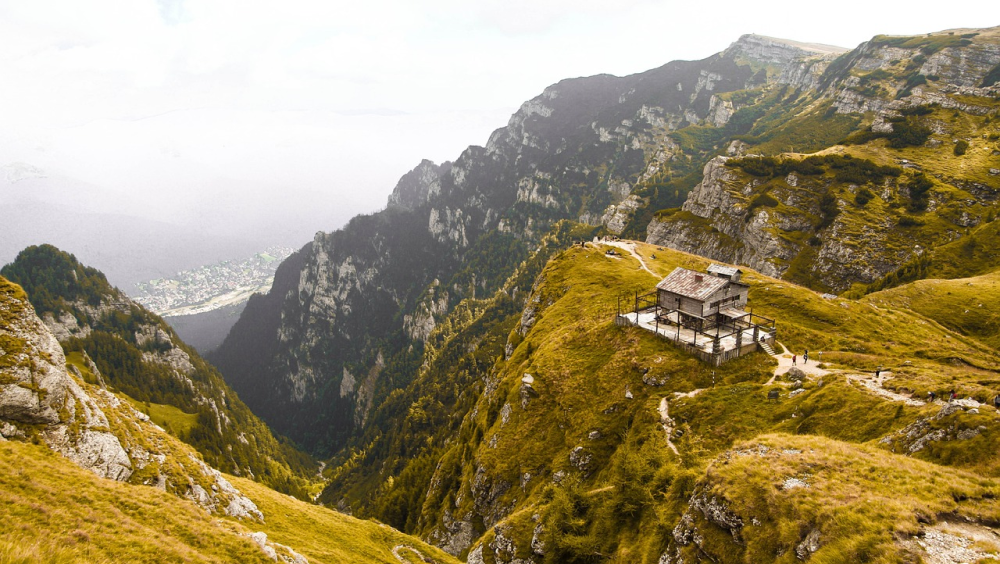 Cele mai frumoase trasee de drumeție în munții României