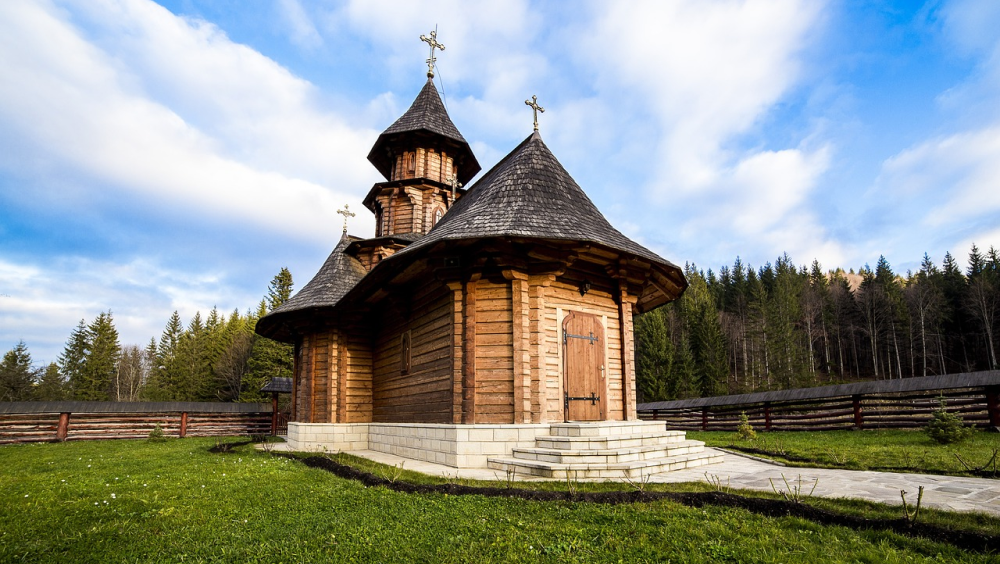 Turul mănăstirilor și bisericilor istorice din România