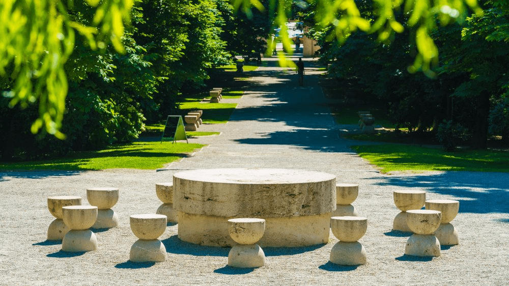 barncusi-masa-tacerii