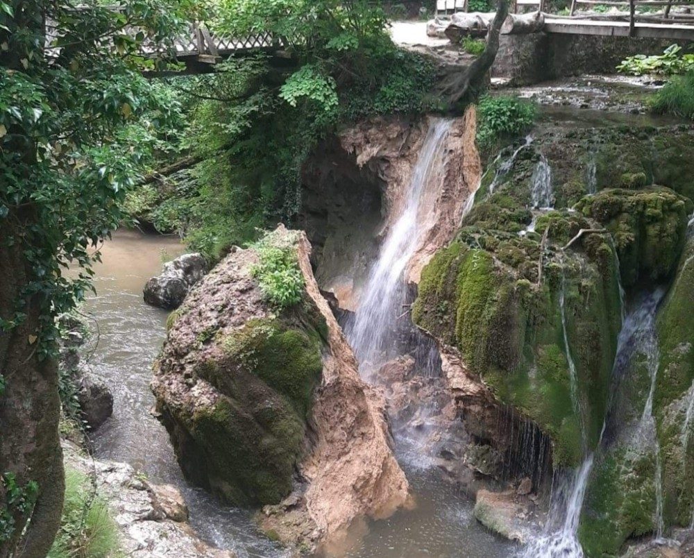 cascada-bigar-prezent